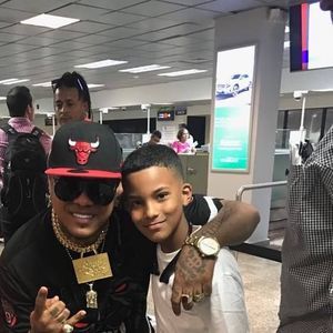 Meet your Posher, Génesis